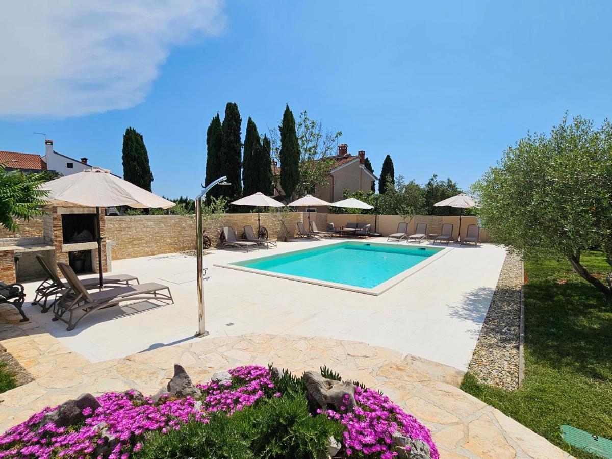 Apartmani Grzinic Rovinj Exterior photo